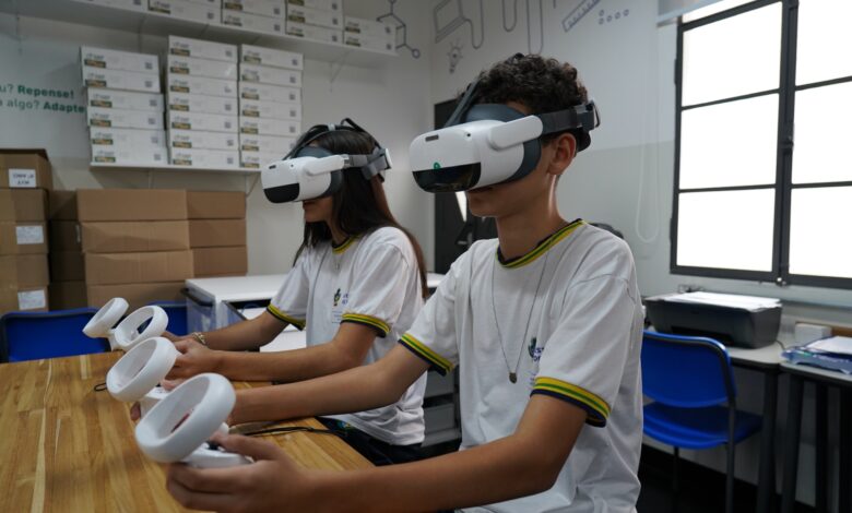 Tecnologia e Enem: rede estadual de Goiás recebe óculos de realidade virtual e impressoras 3D