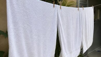 Toalhas brancas impecáveis: descubra o método simples para recuperar a maciez e o brilho