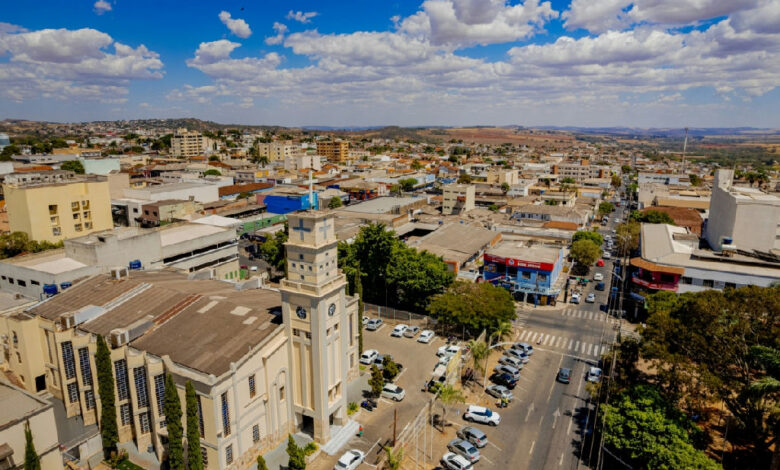 Trânsito em Anápolis: paralisações na Catedral Bom Jesus exigem atenção de motoristas