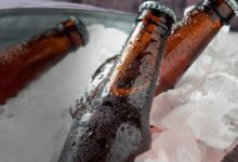 Truque científico acelera resfriamento de bebidas com apenas três itens domésticos