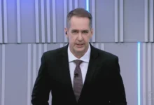 Vereadores derrubam veto e confirmam medida de 'bolsa arma' em debate sobre segurança