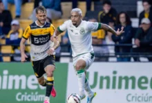 Wellington Rato celebra retorno ao Goiás após nove meses de recuperação