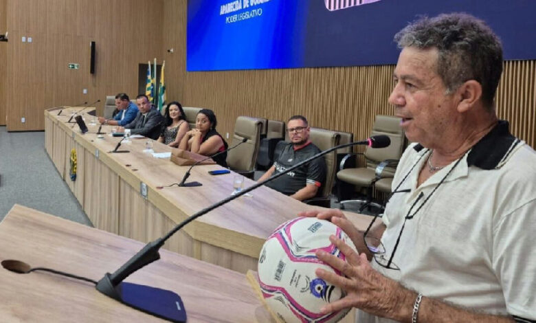 Câmara de Aparecida de Goiânia celebra o futebol de várzea em sessão solene