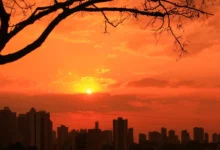 Entenda por que o céu de Goiás ganha tons avermelhados durante a estiagem