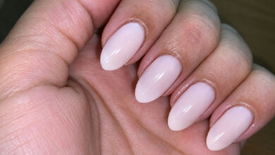 Esmaltes discretos: a estratégia para disfarçar unhas descascadas e prolongar a manicure