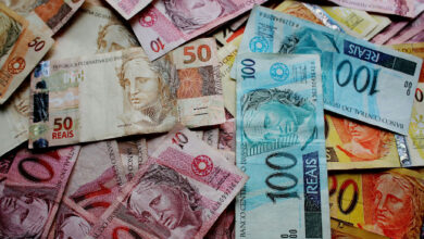 Orçamento enviado ao Congresso projeta salário mínimo de R$ 1.741 para 2027