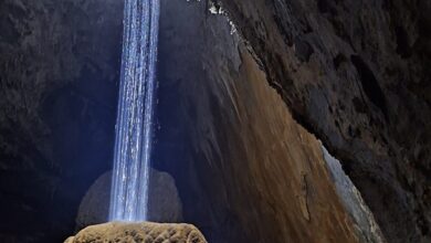 Caverna Temimina no Petar abriga o único chuveiro natural do planeta em formação geológica rara