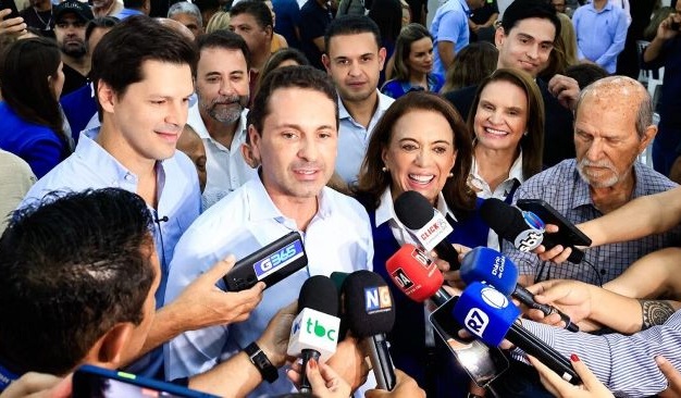 Aparecida celebra avanço na educação com entrega de escola reformada e investimento milionário