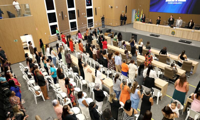 Câmara de Aparecida de Goiânia celebra mães em sessão solene com foco em desafios e políticas públicas
