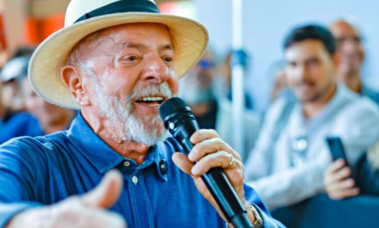 Lula critica uso de IA nas eleições e provoca Flávio Bolsonaro sobre repasses em Barretos