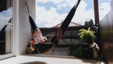 Rede de descanso ressurge como tendência e transforma lares modernos em refúgios de conforto
