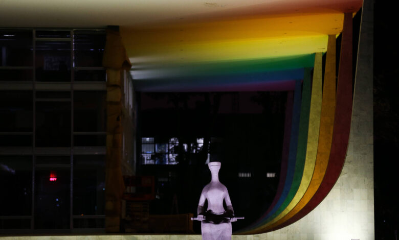 Justiça se adequa ao sigilo de relações homoafetivas discretas após caso de casal goiano