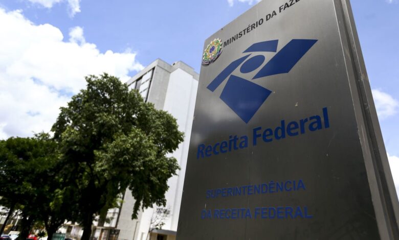 Receita Federal libera consulta ao primeiro lote da restituição do Imposto de Renda 2026