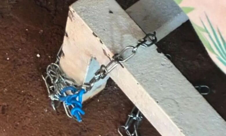 Filho acorrentado e torturado pela mãe em Goiás: detalhes chocantes da investigação