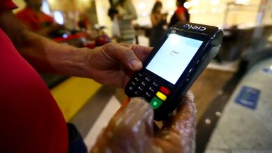 Fim das restrições: vales alimentação e refeição em qualquer maquininha com novas regras