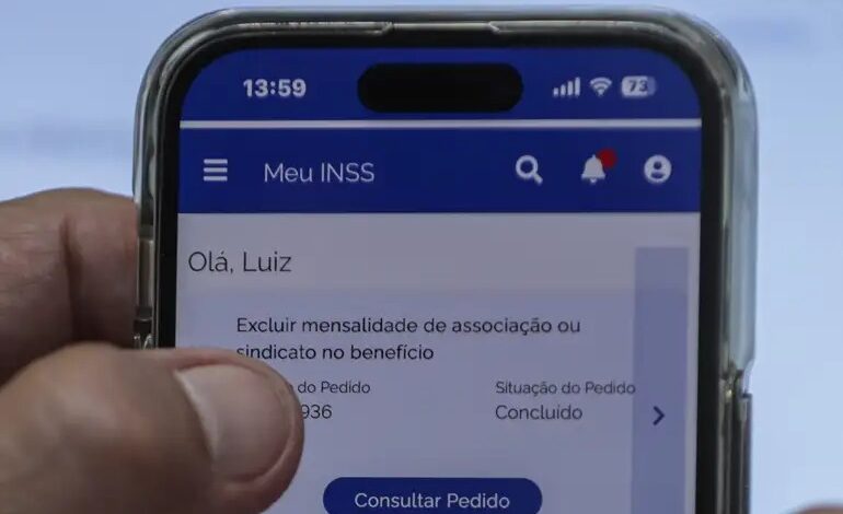 INSS alerta: 15 milhões de aposentados e pensionistas podem ter pagamentos bloqueados