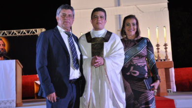 Médico goiano troca consultório pelo altar e revela que alegria interior supera status financeiro