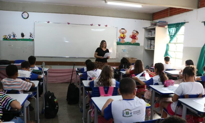 Educação em Goiânia convoca mais de 1,6 mil aprovados para atuar na rede municipal