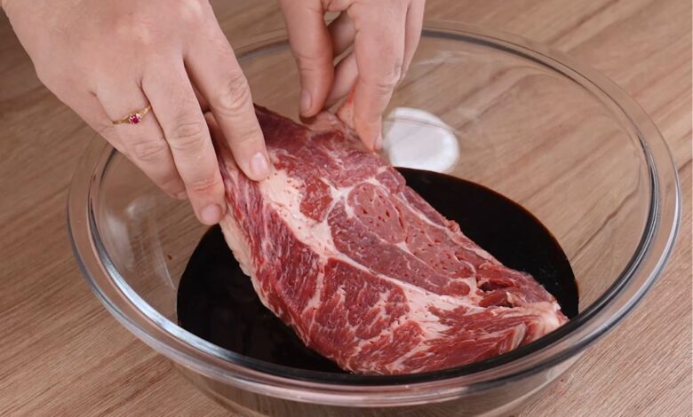 Truque de chef transforma cortes de carne de segunda em opções macias e suculentas
