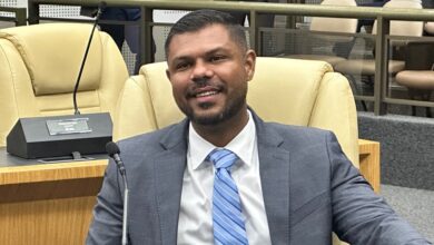 Projeto de Romário Policarpo que isenta recém-formados do ISS avança na Câmara de Goiânia