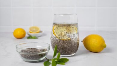 Água de chia com limão: a receita da vovó que promete auxiliar na saúde intestinal e saciedade