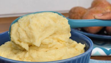 O segredo dos chefs para um purê de batatas cremoso e aveludado sem excesso de manteiga