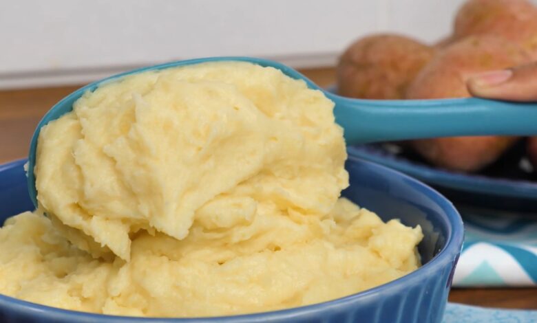 O segredo dos chefs para um purê de batatas cremoso e aveludado sem excesso de manteiga