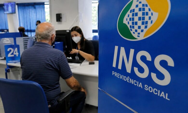 Aposentadoria precoce: entenda as regras para quem tem 55 anos e 33 de contribuição