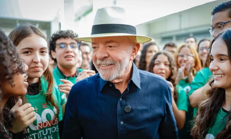 Lula desafia EUA sobre tarifas e defende superávit comercial brasileiro