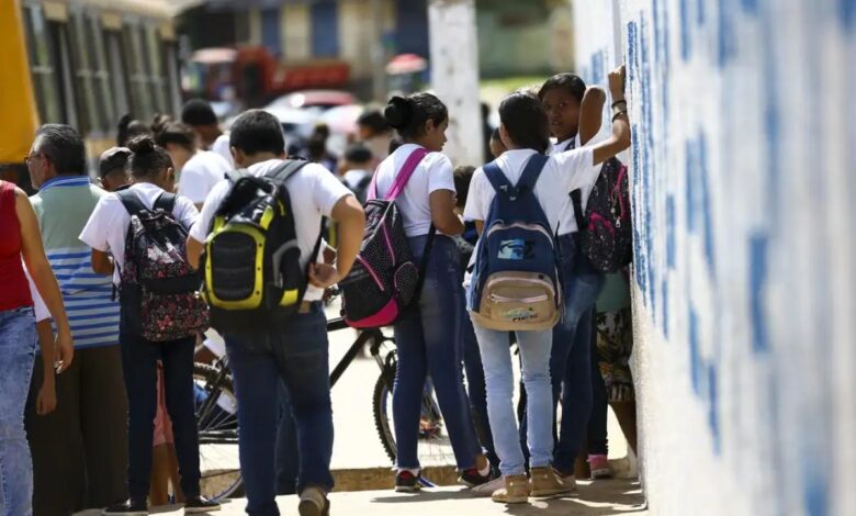 Calendário escolar pode ser estendido até 2027 devido à greve em Belo Horizonte