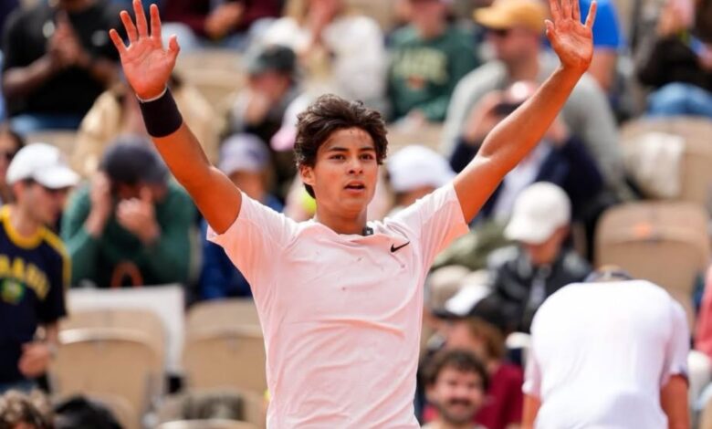 Guto Miguel conquista Roland Garros Jr. e dedica título emocionante a técnico em luto