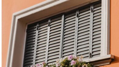 Tendência de 2026 resgata estilo dos anos 80 para transformar iluminação residencial