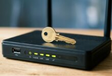 Chave no roteador: o que há de verdade no truque para melhorar o sinal do Wi-fi