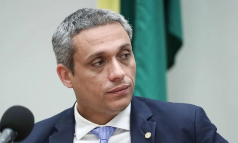 Gustavo Gayer internado em Goiânia: quadro de saúde evolui, mas cirurgia segue em avaliação