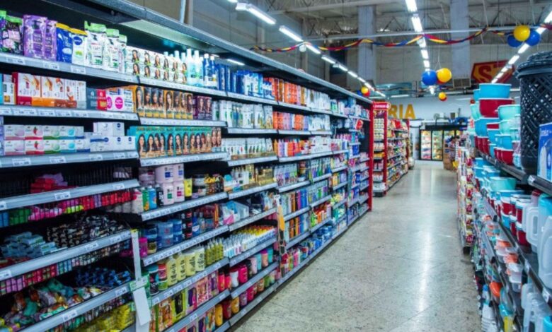 Novo acordo coletivo redefine salários e horários em supermercados de Goiás