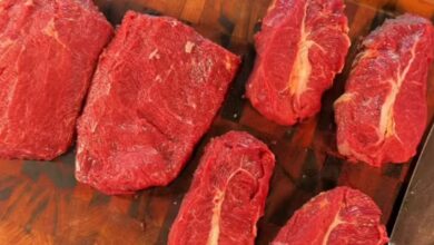 Como transformar cortes de carne baratos em opções nobres e economizar no churrasco