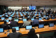 Comissão da Câmara aprova admissibilidade de PEC que reduz maioridade penal para 16 anos