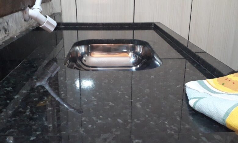 Como remover manchas de bancadas de mármore e granito com técnica caseira eficiente