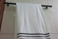 Toalhas impecáveis: uma colher de produto simples elimina sujeira e encardido