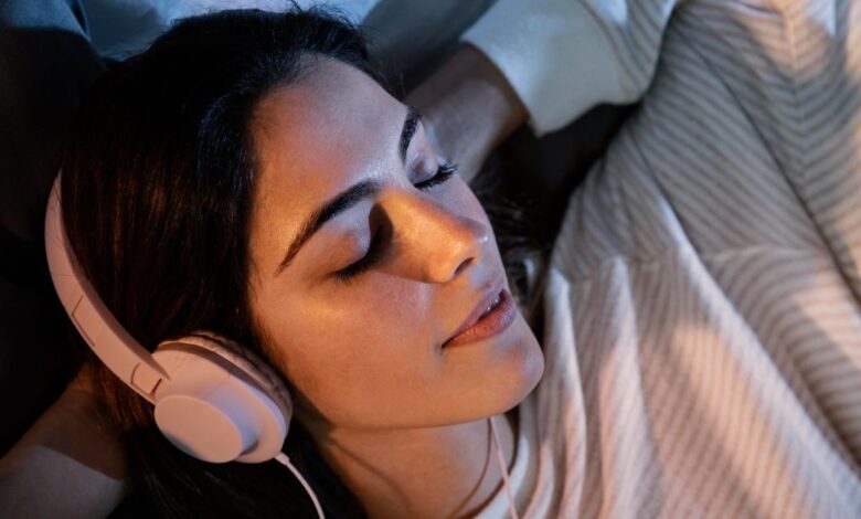 Fones inteligentes: a nova fronteira para noites de sono mais tranquilas