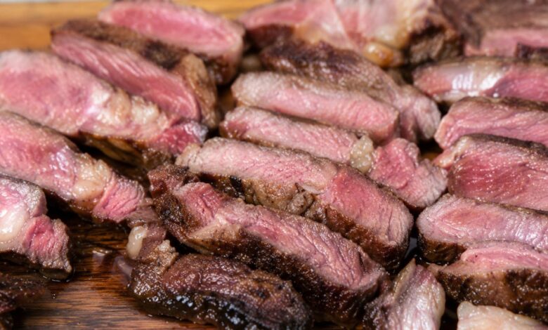 Além da picanha: conheça quatro cortes bovinos que elevam o nível do seu churrasco