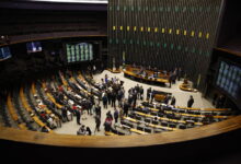 Imunidade tributária para igrejas: impacto de R$ 50 bilhões pode recair sobre os fiéis