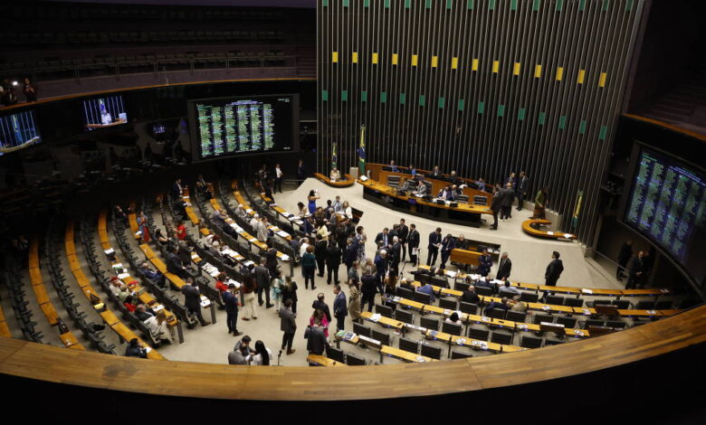 Imunidade tributária para igrejas: impacto de R$ 50 bilhões pode recair sobre os fiéis