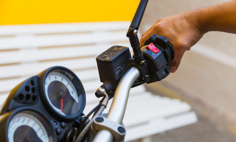 Nova linha de crédito federal impulsiona acesso de entregadores a motos e bicicletas elétricas