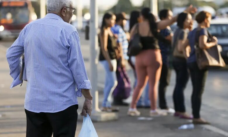 Brasileiros podem receber valores esquecidos do Banco Central via PIX automático