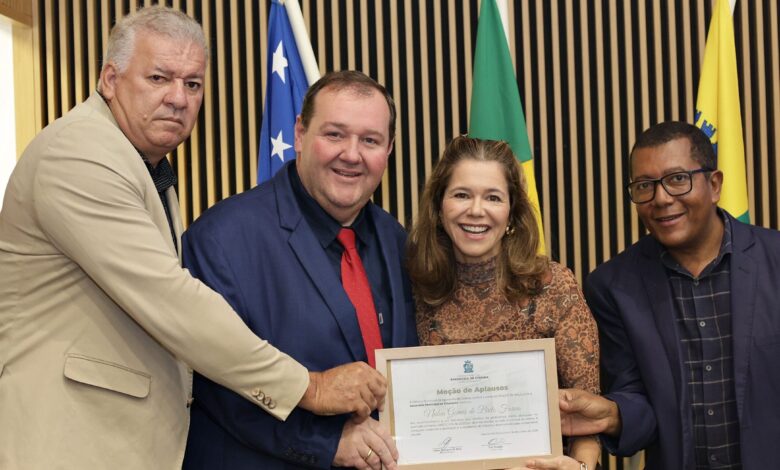 Câmara de Aparecida de Goiânia homenageia diretores da rede municipal de ensino