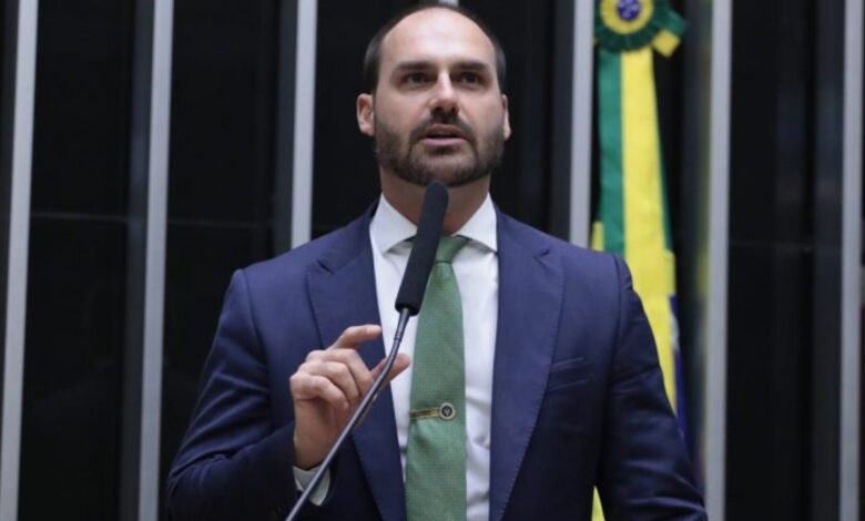 STF condena Eduardo Bolsonaro por coação no curso do processo