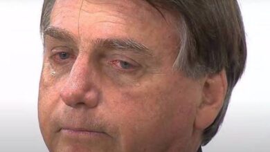 Apreensão de arma de Bolsonaro em blitz abala chance de prorrogação de prisão domiciliar