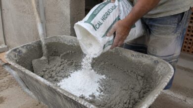 Uso de cal hidratada na massa de cimento otimiza rendimento e resistência em obras