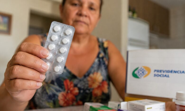 Como o uso de medicamentos controlados pode garantir benefícios previdenciários mesmo sem emprego